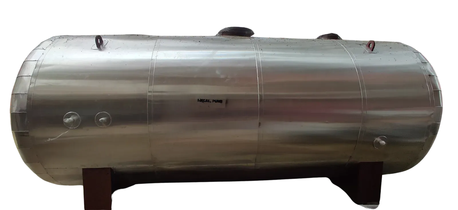 Insulated stainless deaerator tank